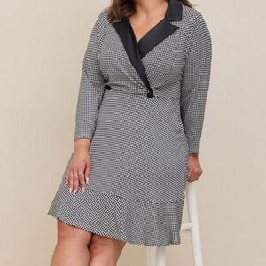 Elegant Black and White Checkered Dress